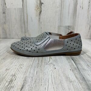 Ethan Valdes Women 7.5 Perforated Silver Leather Slip-On Loafers Comfort Casual